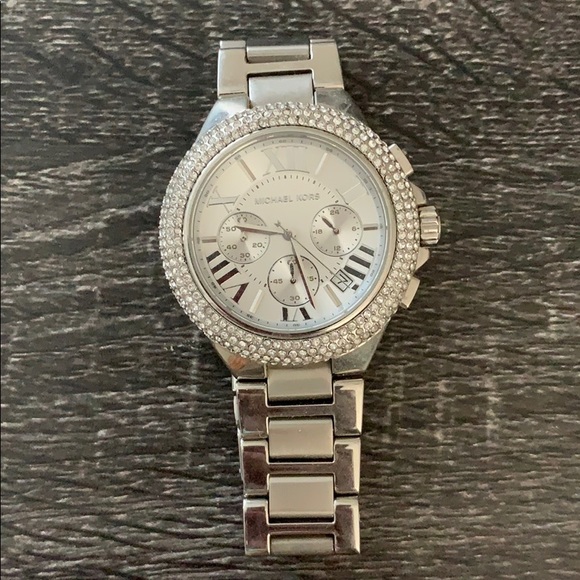 Watch - Picture 1 of 4